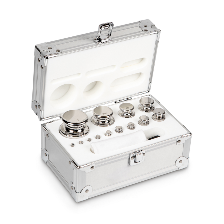 Zestaw odważników 304-066 E1 (1 g – 1 kg) ze stali nierdzewnej w etui. Idealny do kalibracji wag. Zamów online już dziś!