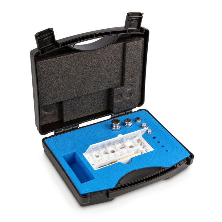 Zestaw odważników 303-034 E1 (1 mg – 100 g) ze stali nierdzewnej w etui. Idealny do kalibracji wag. Zamów online już dziś!