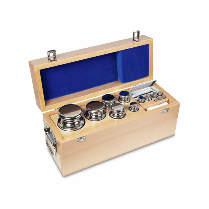 Zestaw odważników 313-08 E2 (1 mg – 5 kg) ze stali nierdzewnej w etui. Idealny do kalibracji wag. Zamów online już dziś!