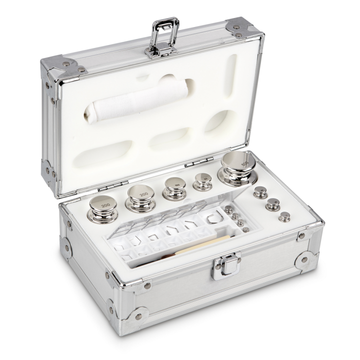 Zestaw odważników 303-056 E1 (1 mg – 500 g) ze stali nierdzewnej w etui. Idealny do kalibracji wag. Zamów online już dziś!