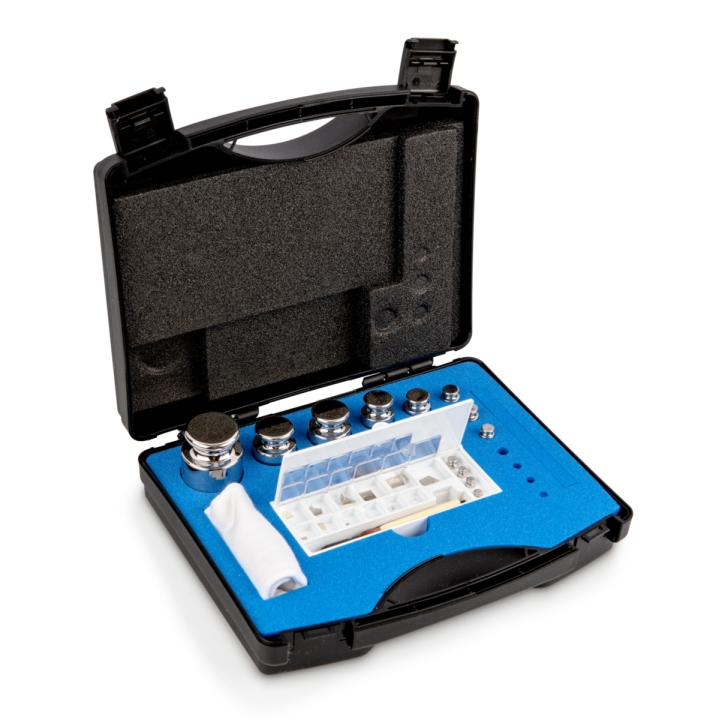 Zestaw odważników, F1, 1 mg – 500 g, gałka, stal nierdzewna polerowana, w plastikowym pudełku.