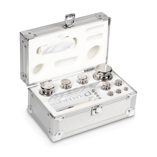 Zestaw odważników 303-066 E1 (1 mg – 1 kg) ze stali nierdzewnej w etui. Idealny do kalibracji wag. Zamów online już dziś!