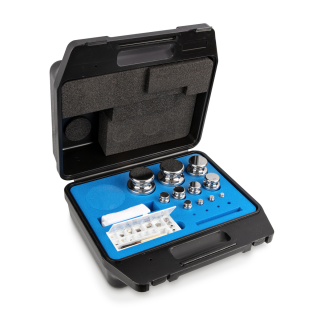 Zestaw odważników 303-074 E1 (1 mg – 2 kg) ze stali nierdzewnej w etui. Idealny do kalibracji wag. Zamów online już dziś!