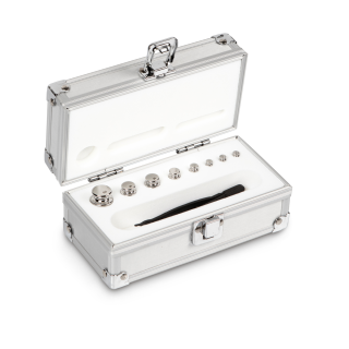 Zestaw odważników 304-026 E1 (1 g – 50 g) ze stali nierdzewnej w etui. Idealny do kalibracji wag. Zamów online już dziś!